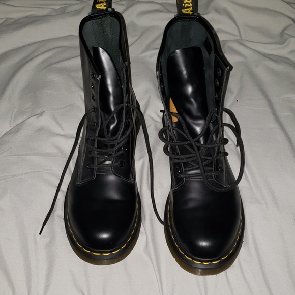 Dr. Martens Shoes - Dr Martens black boot